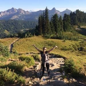 Meet your Posher, Danielle